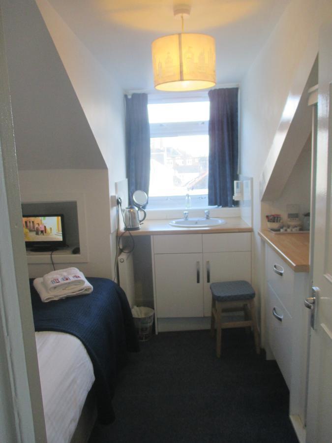 Caledonia Guest house Plymouth