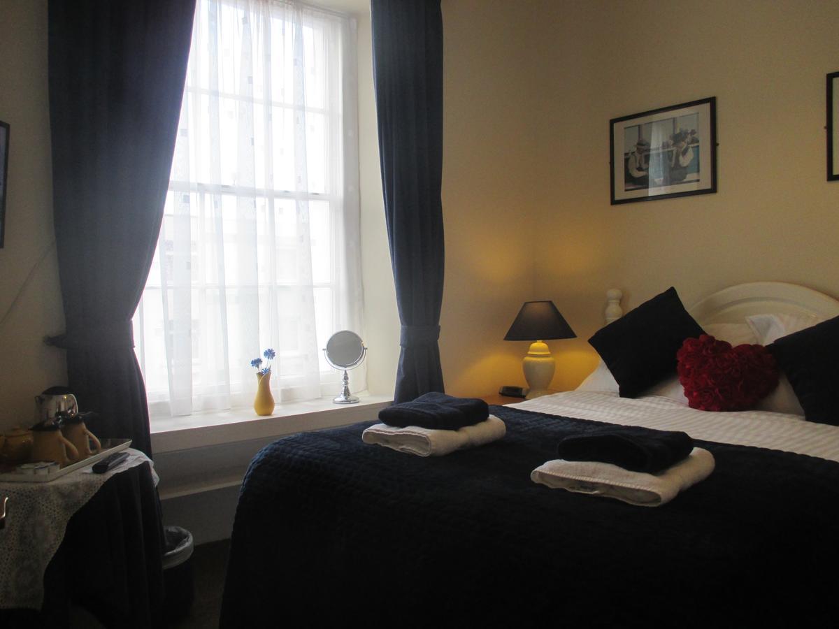 Caledonia Guest house Plymouth