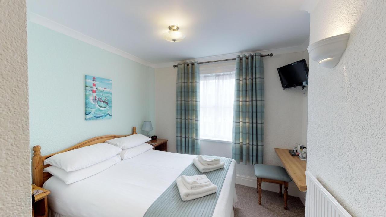 The Tudor Guest house 3*