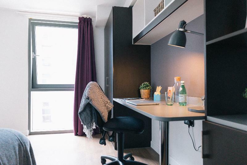Hashtag Apartment *