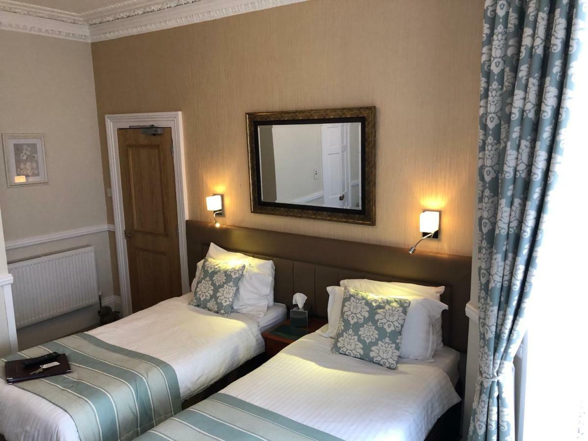 Edgcumbe Casa de hóspedes 3*